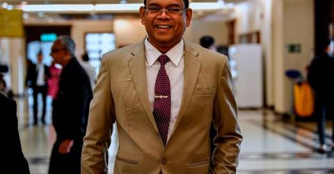 Lokman Adam apologises to Rosli Dahlan, settling defamation suit