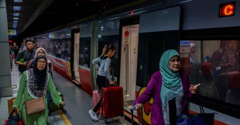 KTMB launches ETS service to Segamat