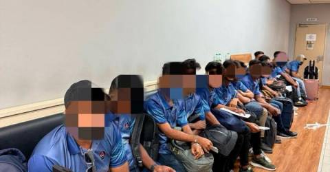 15 Bangladeshi men posing as cricketers caught at KLIA