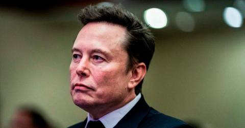 Tesla investor calls for Elon Musk to step down