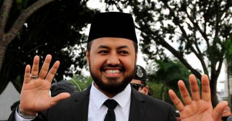 Anwar’s ex-aide drops injunction bid against Isham Jalil