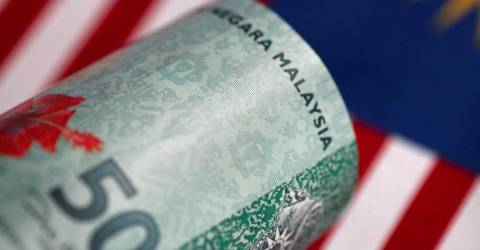 Ringgit dibuka tinggi menjelang keputusan Fed AS