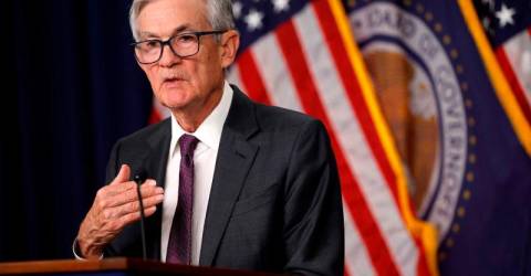 Trump urges Fed to cut rates as tariffs take effect